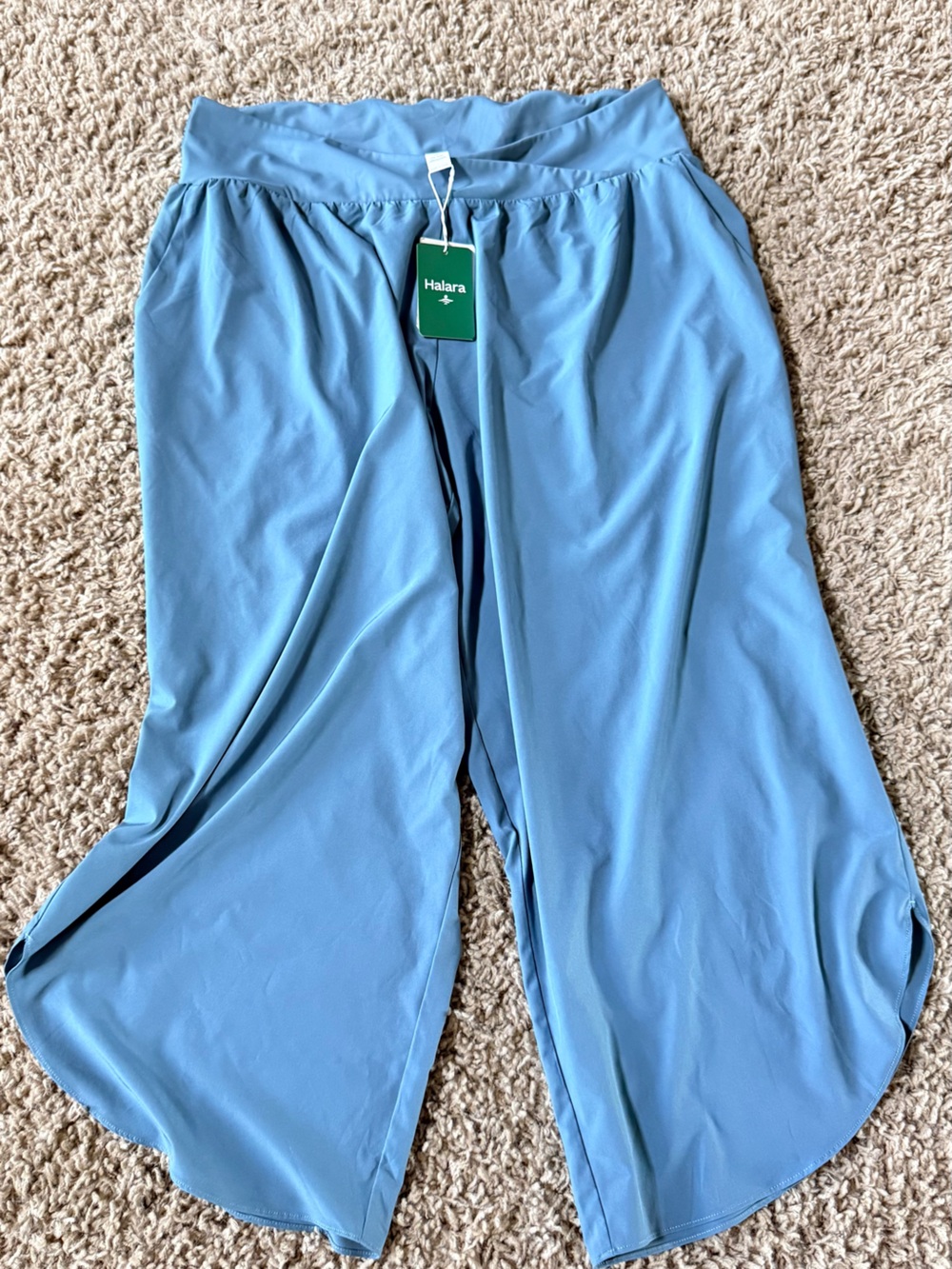 HALARA Sky Blue Wide-Leg Capris
